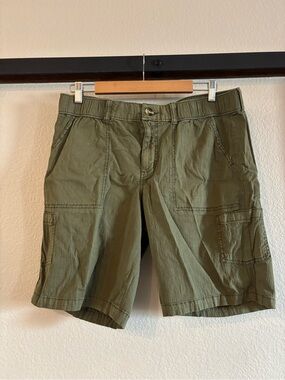 Sonoma Olive Green Women's Cargo Shorts 14